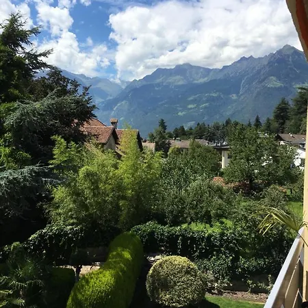 Sonnige Schicke Pienzenau Apartment Meran