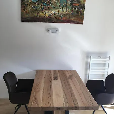 Sonnige Schicke Pienzenau Apartment Meran